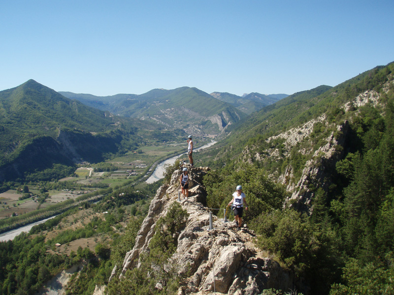 Via ferrata de Puget-Théniers vue sur entrevaux